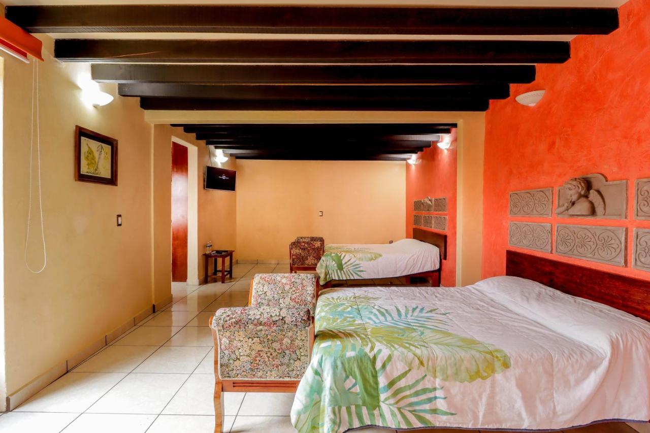 Hotel La Siesta Del Fauno Morelia Bagian luar foto